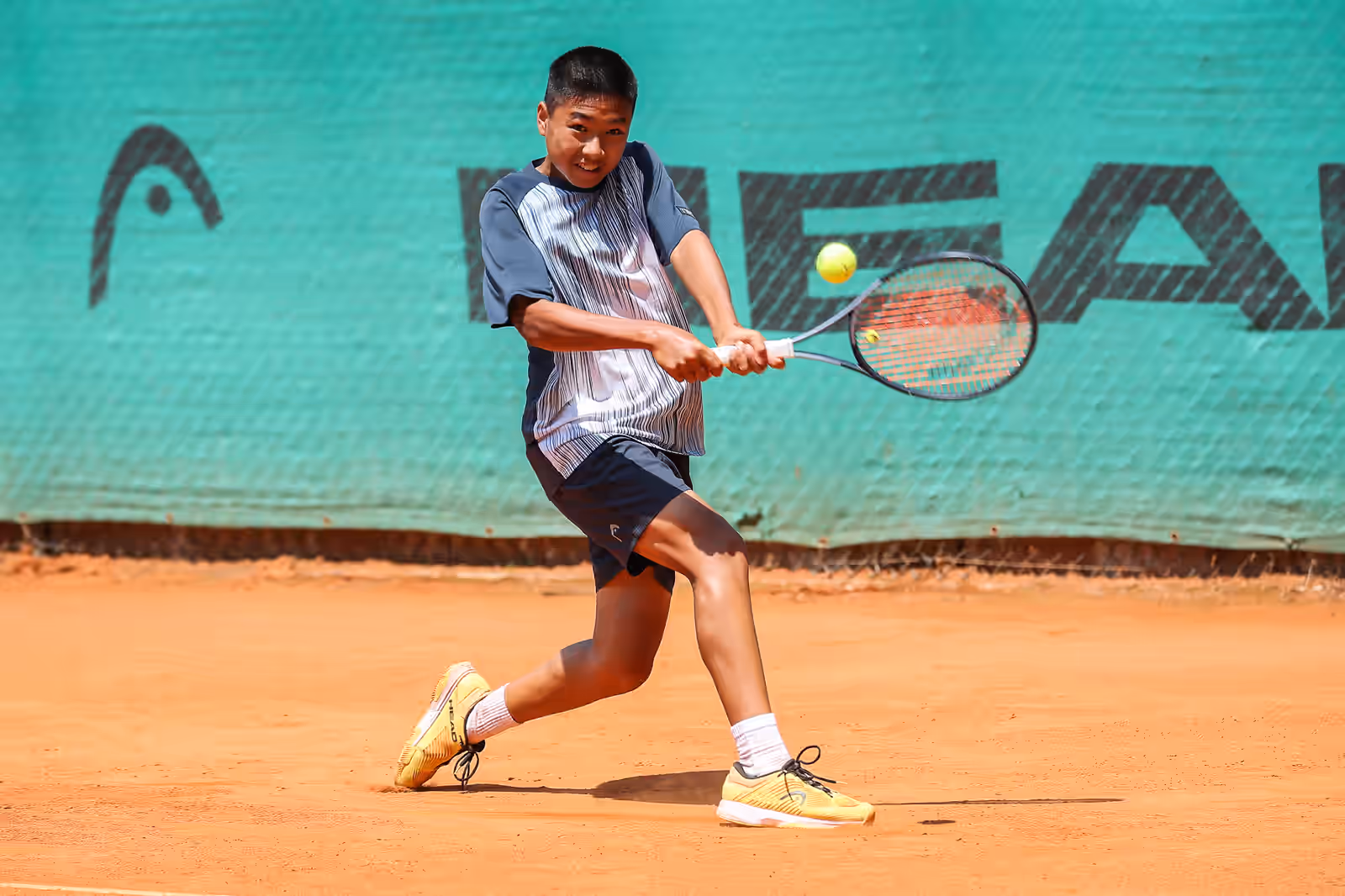 Competitive training on clay at TCA